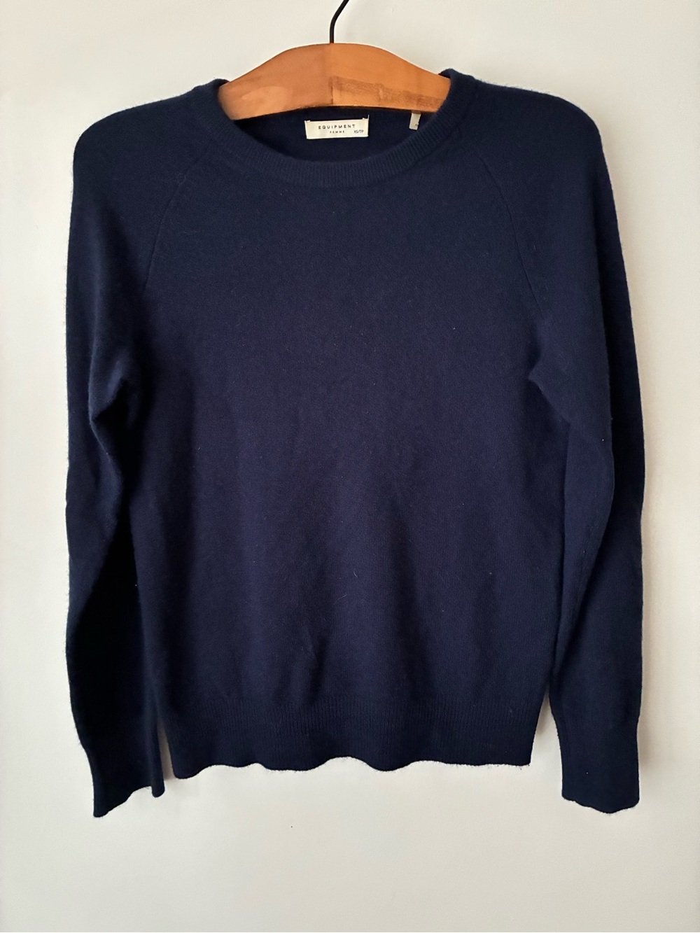 Equipment Sweater Women’s XS 100% Cashmere Navy Blue Crewneck